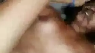 أثينا الممتلئة تتحمل جماعاً شرجياً شديداً مع ارتداد ثدييها الكبيرين