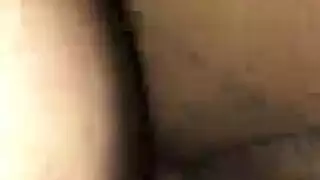 الدهون لاتينا جبهة مورو مع الثدي الضخم يفرك عصائرها الجنسية في جميع أنحاء الديك الغريب