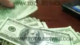 عاهرة لاتينا شقراء تمارس الجنس بقوة في مشاهد إباحية عديدة