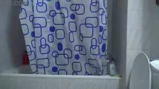 فرجها يبلل بعد رؤية قضيب مسلم ضخم