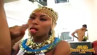 حسين ينكح فرج عربي ضيق على الحائط