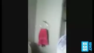 قضيب كبير يدق مؤخرة شقراء ضيقة قبل أن تفتح على مصراعيها لجماع عنيف