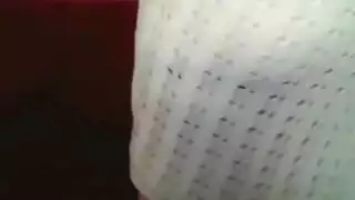 مرأة عربية مع ملتحي