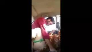 فيلم سكس مصري في الشارع: مص قضيب في السيارة ينتهي بالقذف على الوجه