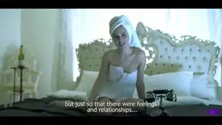 ليلو القمر تخلع سترتها لممارسة جنس صارم مع عشيقها المثير