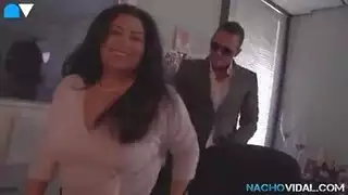حفلة ناتشو تؤدي إلى مشهد جنس جماعي غير مرشح