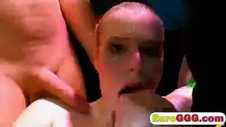 خيال مثلث جنسي جامح مع زوج ثرثار قذر وعاهرته السحاقية