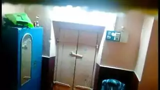 خادمة تتخطى الأعمال المنزلية لممارسة جنس مع رئيسها