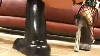 فتح الشرج وخروج دم