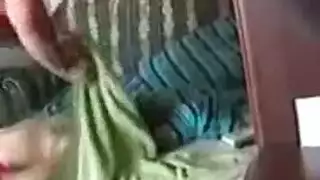 اسخن محارم عرب مع رجل نياك جدا وبنته هائجة و هما يمارسان السكس بحرارة الفيديو الإباحية عالية الدقة