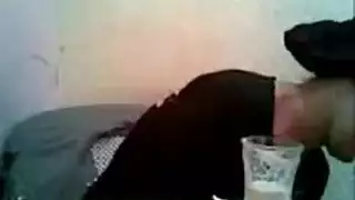 نيك منا اترما البيضاء وهيا متلقيا علا بطنها