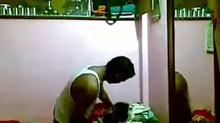 بنت تلعب بي كسها بي زب صناعي