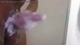 بورن عرقي: فتيات شقراء وسمراء تستمني قضيب رجل عجوز
