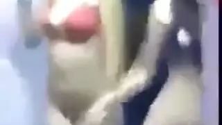 اسخن ام مربربةابنهايقزف داخلها
