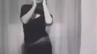 بنات حلوه بتعرض ف الحمام