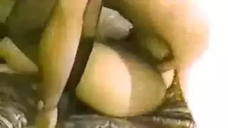 امرأة ناضجة مليئة بالأنوثة تُهيمن عليها في فيلم إباحي قاسي