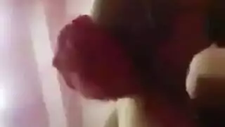 صديق عربي يسجل نفسه وهو ينيك صديقته بقوة