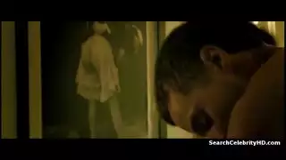 قبضة مثيرة تشعل ليلة جنسية جامحة