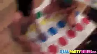 نيكي إيزيس تمتلئ فرجها في موعد على الشاطئ