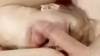 وحده تعذب كسها بالنار