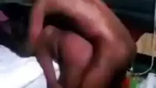 جنس xxx في الشاحنة: تفحيط عميق في فتحتها المبللة