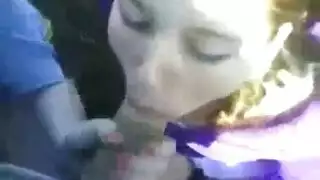 توأمان شقيقتان تبتلعان نوافير السائل المنوي في ثنائي صريح