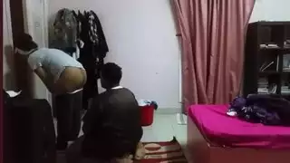 فتى عربي يلعق فتاة في فتحة شرجها الضيقة