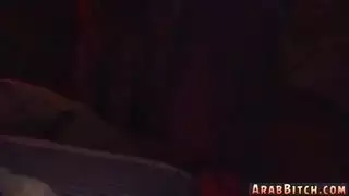 تدور على القضيب: مغامرة شرجية لبنت عربية
