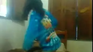 تمارس رياضة امام اخيها وينيكها