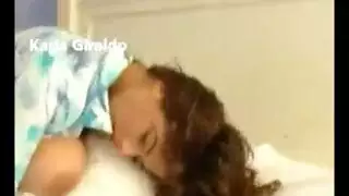مؤخرة وفرج عربيين يُلتهمان في جنس جماعي