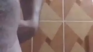 محتوى عربي للبالغين: مشاهد استمناء صريحة