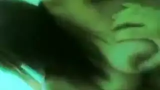 فتاة آسيوية مثيرة تُمارس الجنس على وجهها وتحبه