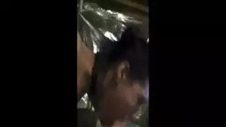  مراهقة بشعر أرجواني تأخذ القضيب الصلب في فمها مثل العاهرة