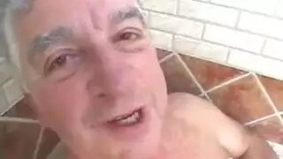 كبير سن يدفع مال من اجل نيك