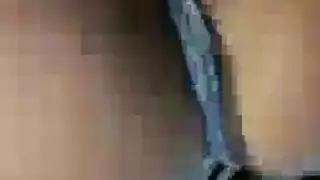 الثدي الكبير معروض بالكامل في هذا المشهد الإباحي