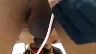 شقراء مرنة: زوجة هندية تأخذ شرجي أثناء اليوجا