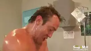 شقراء ذات عقل قذر تتوق وتحصل على شرجي خشن