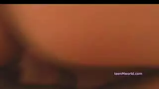 تعاقبه بارتداء الشورت النيك الضيق مع اخته بالتبني