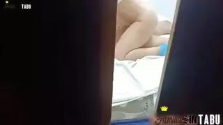 خيانة زوجية: زوجة غير مخلصة تحقق خيال الجنس المزدوج