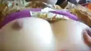 تعري بريء يطلق رغبات إباحية جامحة