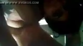 فريق مزدوج في المصعد – عنيف ومستعد