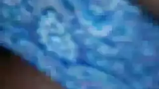 مشهد إباحي بوضعية الفارسة مع فتاة سمراء صغيرة