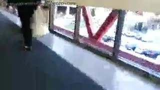 شراء ملابس نوم بريئة يتحول إلى جلسة استمناء مبتلة