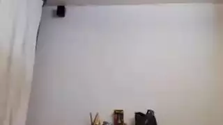 احتفال عاهرة الكاميرا بالقذف الفوضوي على الوجه والاستمناء