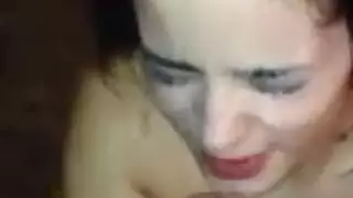 القضيب العملاق للمغنية يُدخل بعمق من قبل نائب الرئيس