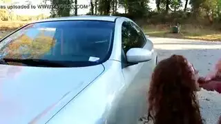 أثداء طبيعية كبيرة وفرج ضيق يُلعق بقوة