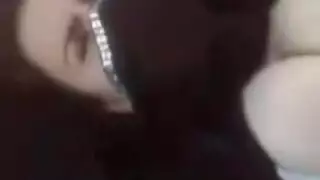 منقبة بترقص وتقلع ملط