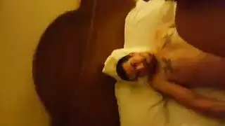 جنس دولي حار: عشاق أمريكيون وهنود يمارسون الجنس بعنف