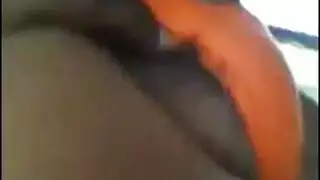 مع سائقها الاسود
