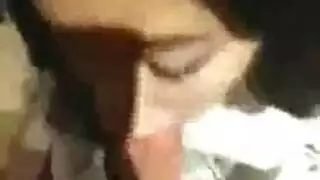 هذا المهبل المبلل يستحق قضيباً قاسياً لتركبه